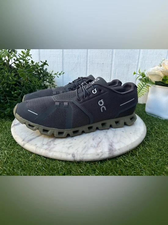 On Running Cloud 5
(Eclipse/Grove) Men’s Sneakers  size 10 gently used - Picture 15 of 16